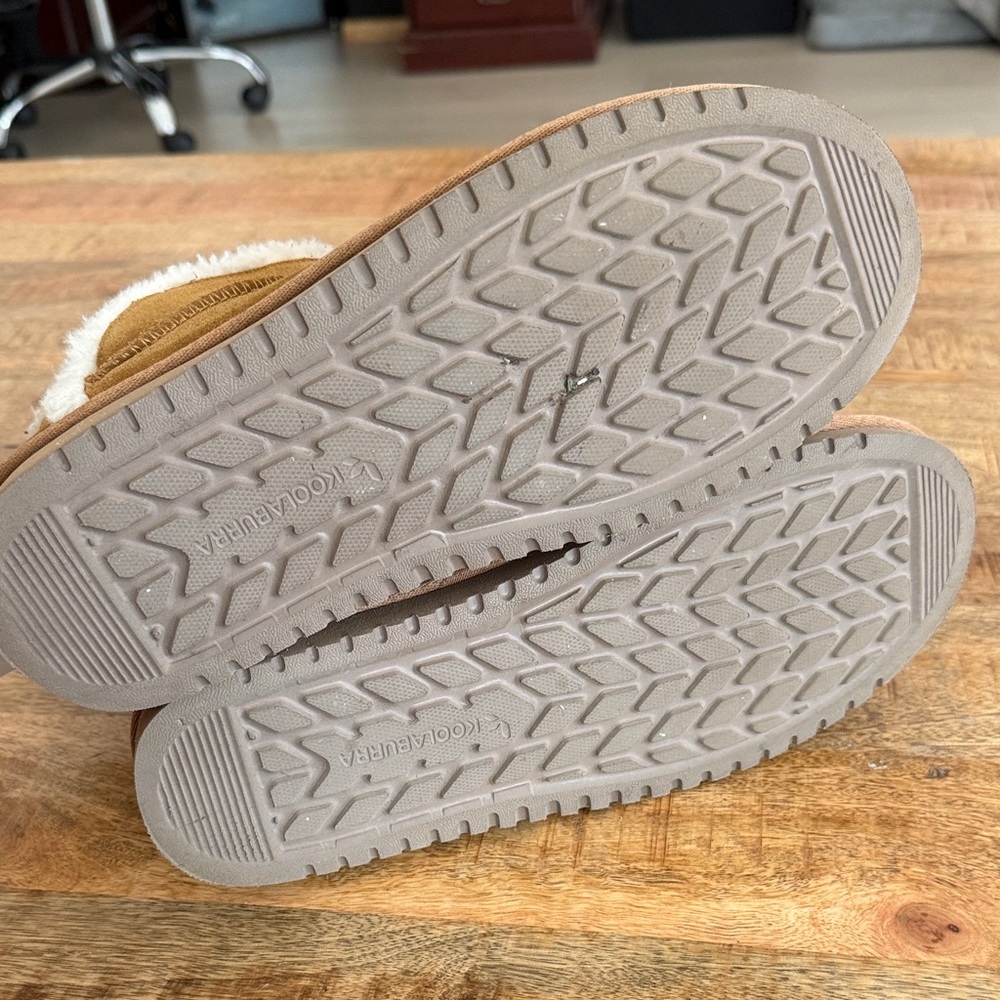 Koolaburra by UGG Winter Boots with Cream Fur Lining - Picture 5 of 6